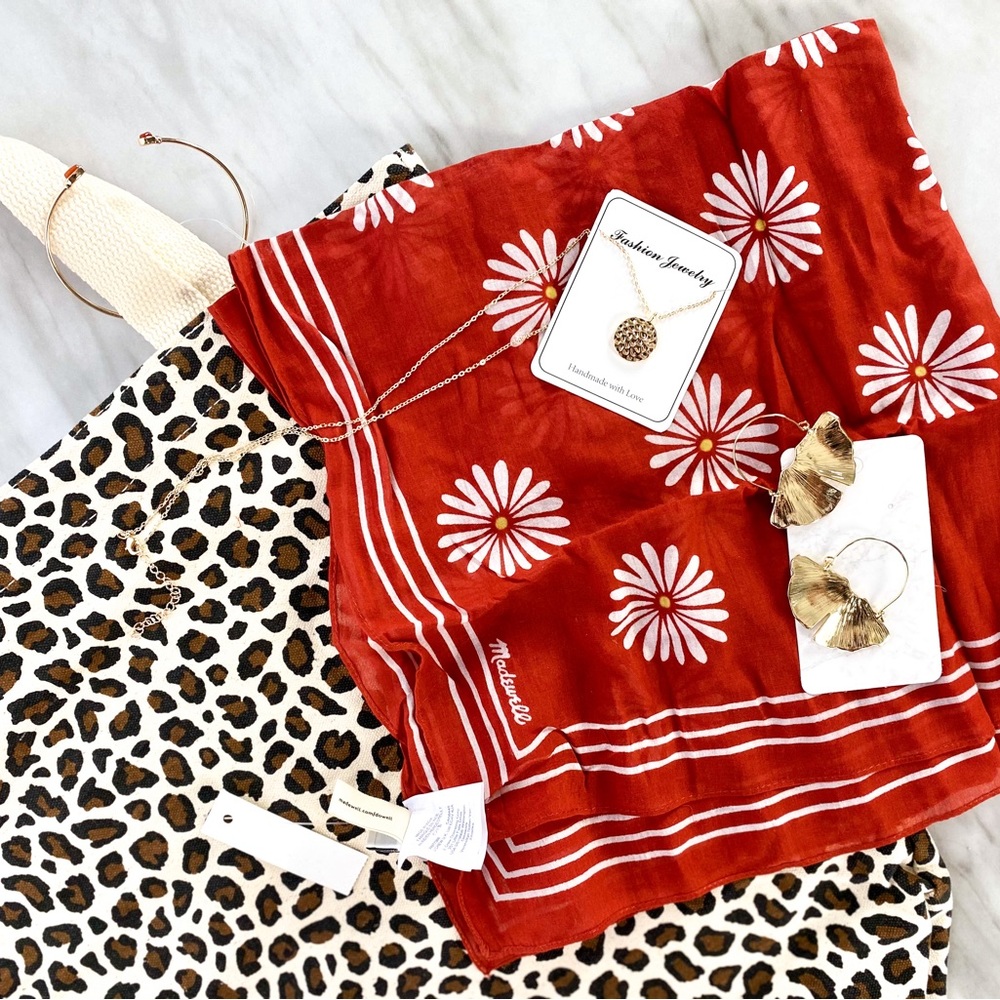 Madewell Daisy Scarf, Tote Bag and Jewelry Gold Earrings